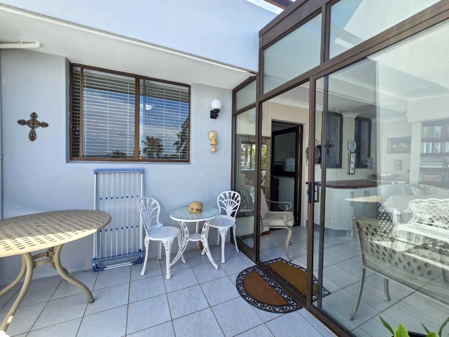 2 Bedroom Property for Sale in Stilbaai Wes Western Cape